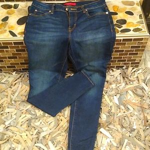 Jennifer Lopez Size 10 Skinny Jean